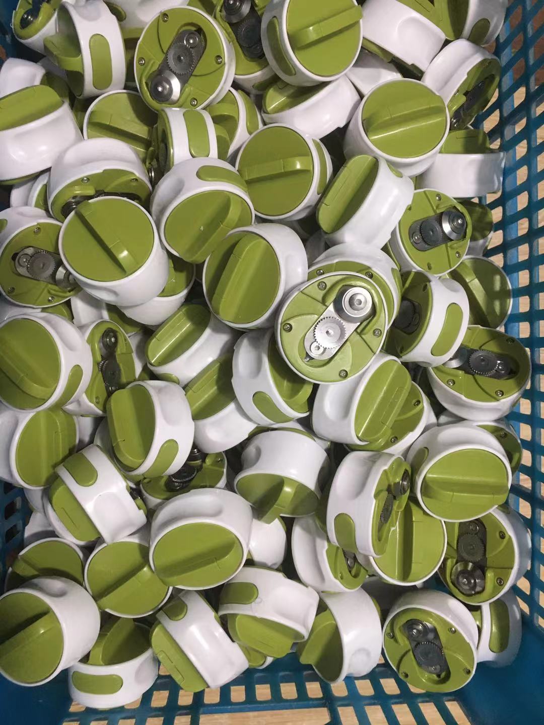 Can Lid Opener – Easy-Grip and Labor-Saving